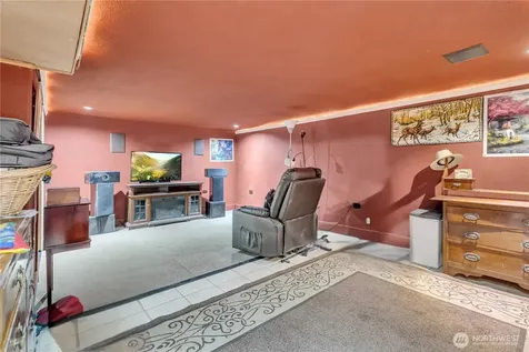 5620 Yakima Avenue Tacoma WA 98408
