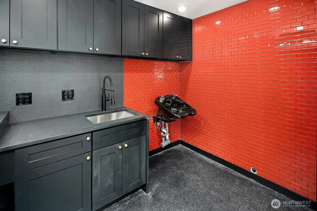 2332 E Cherry Street Seattle WA 98122