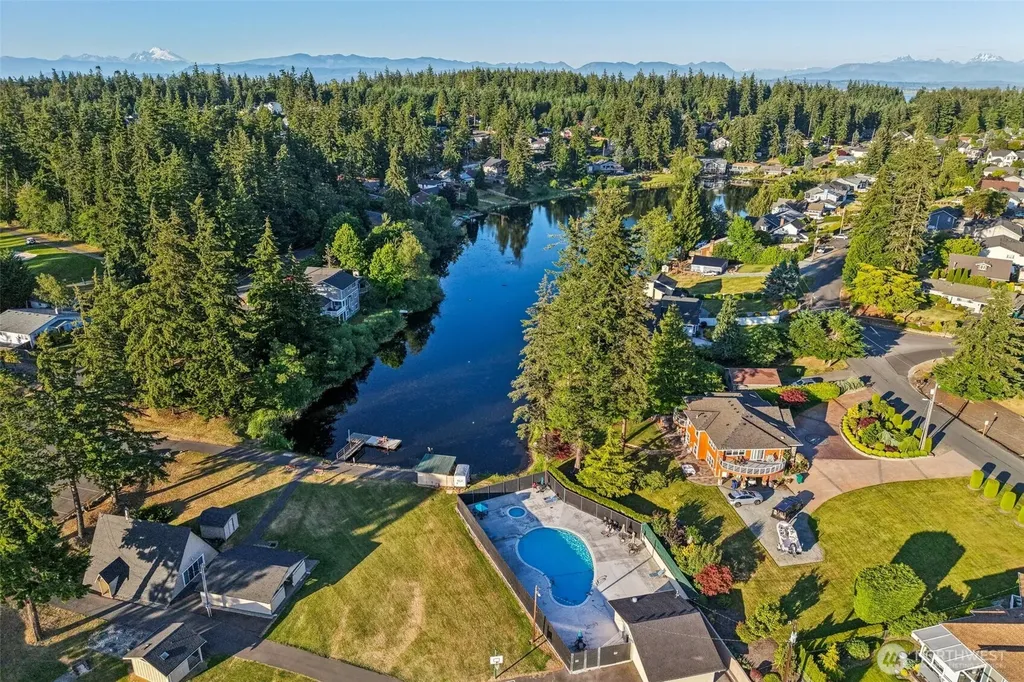 272 Prestwick Drive Camano Island WA 98282