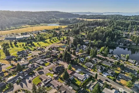 272 Prestwick Drive Camano Island WA 98282