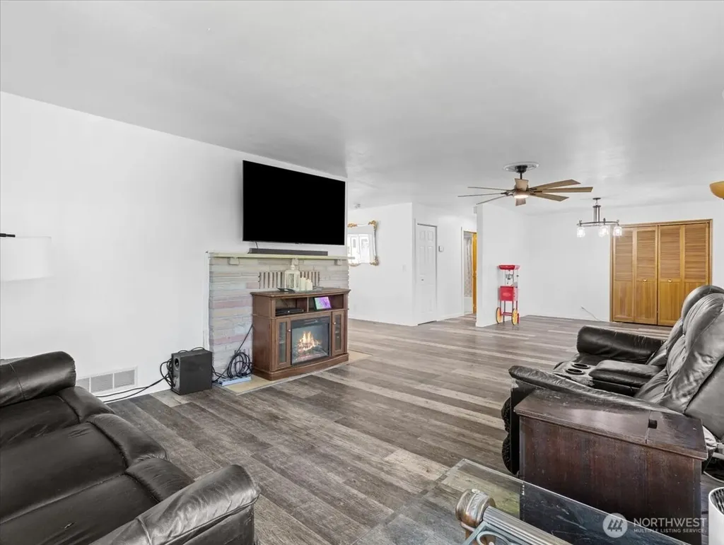 1125 Fish Pond Road Kelso WA 98626