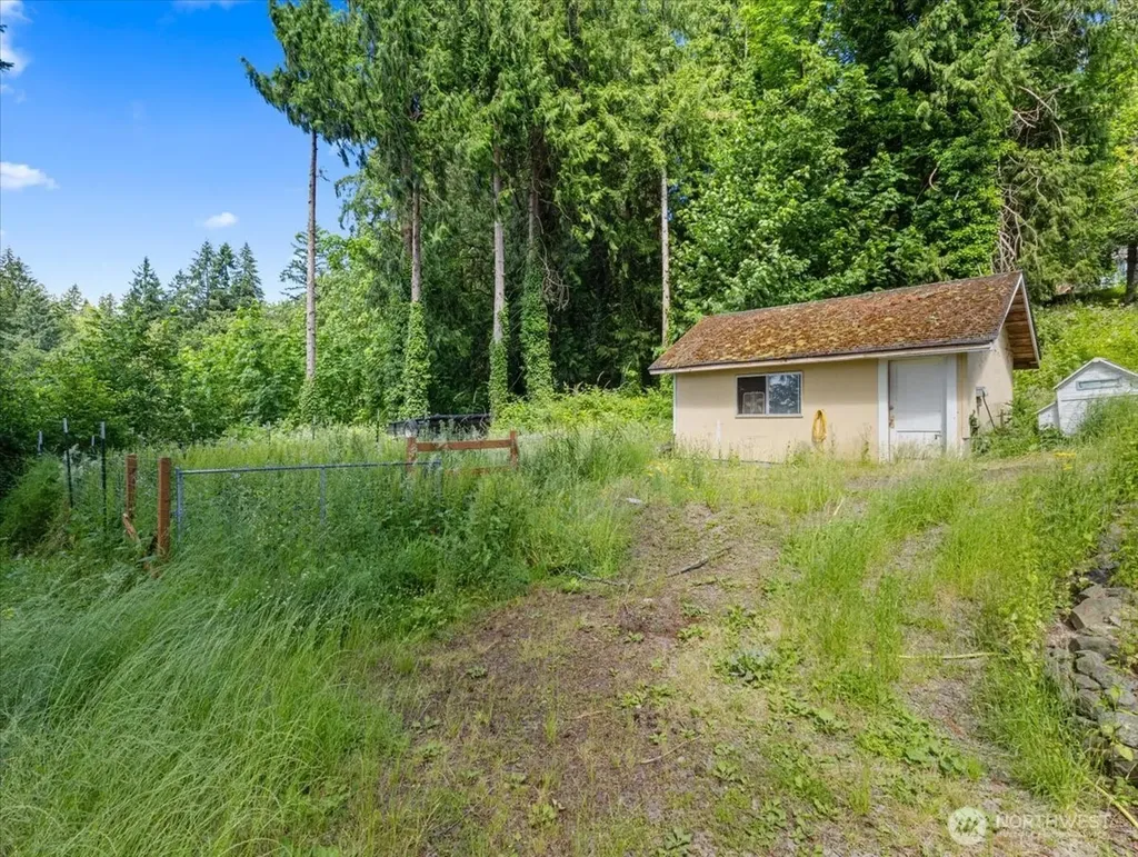 1125 Fish Pond Road Kelso WA 98626