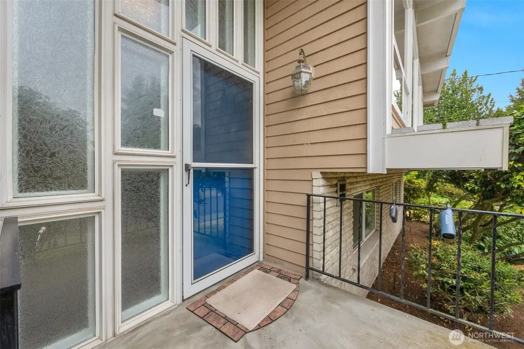 19122 34th Place S Seatac WA 98168