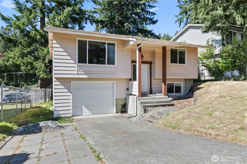 2015 E 57th Street Tacoma WA 98404