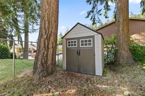 2015 E 57th Street Tacoma WA 98404