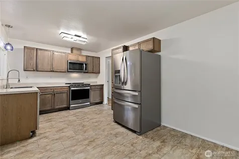 2015 E 57th Street Tacoma WA 98404