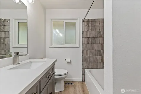 2015 E 57th Street Tacoma WA 98404