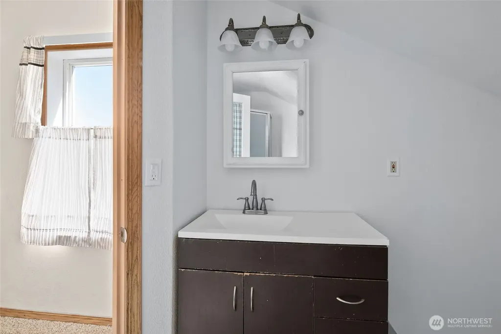 685 NE Regatta Street Oak Harbor WA 98277