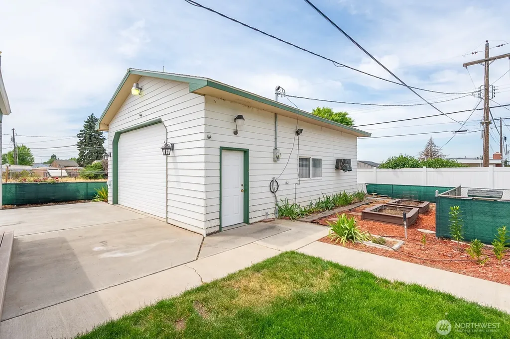 920 S Dahlia Drive Moses Lake WA 98837