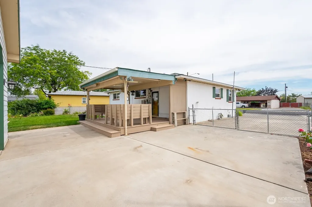 920 S Dahlia Drive Moses Lake WA 98837