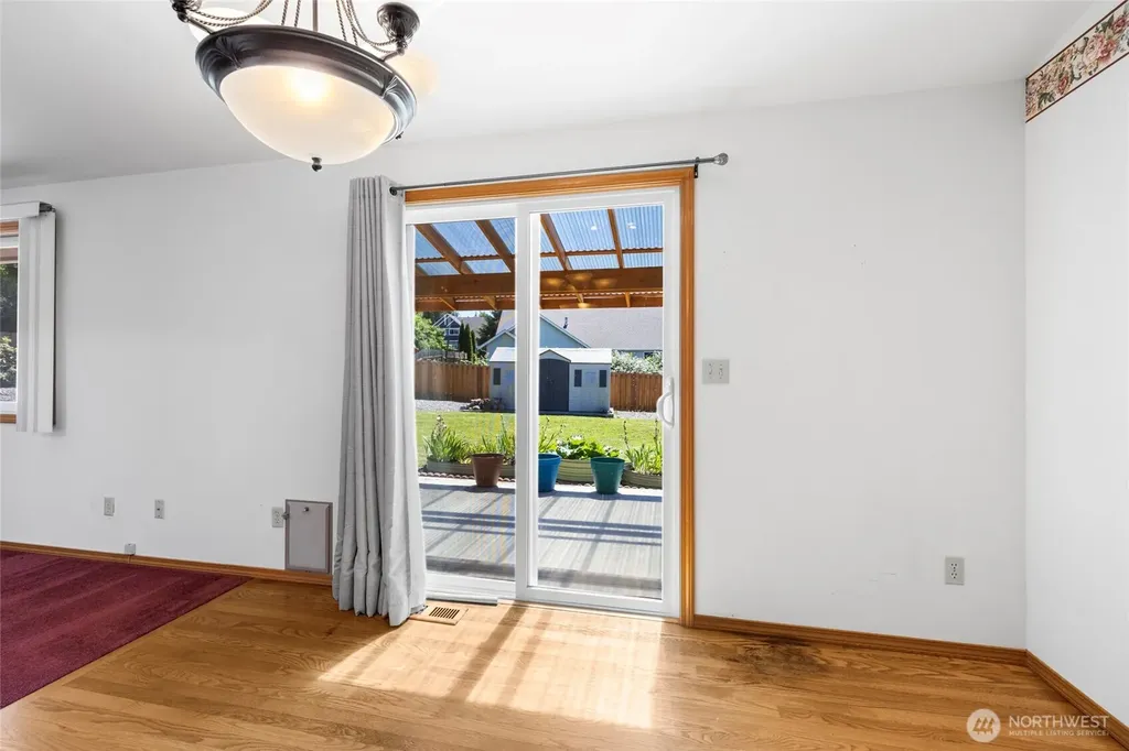 427 S 32nd Place Mount Vernon WA 98274