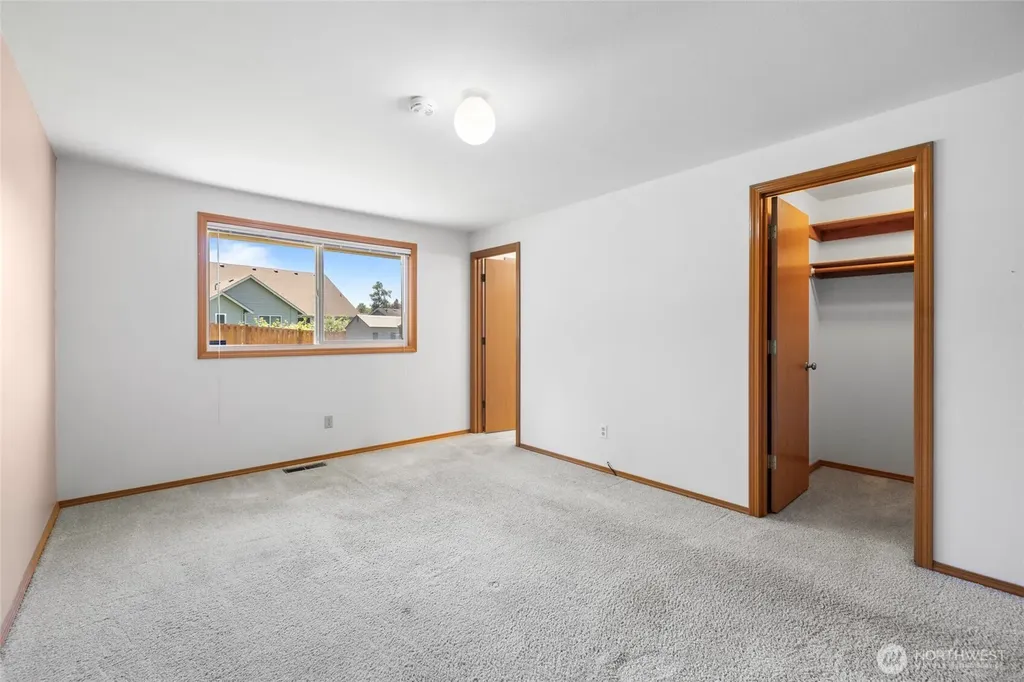 427 S 32nd Place Mount Vernon WA 98274