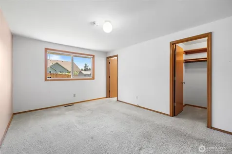 427 S 32nd Place Mount Vernon WA 98274