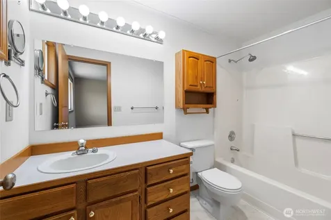 427 S 32nd Place Mount Vernon WA 98274