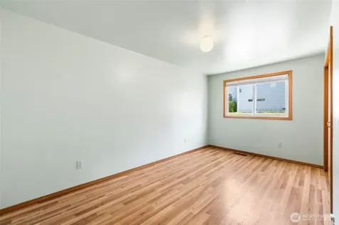 427 S 32nd Place Mount Vernon WA 98274