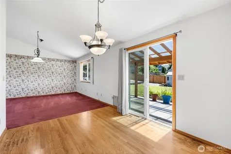 427 S 32nd Place Mount Vernon WA 98274
