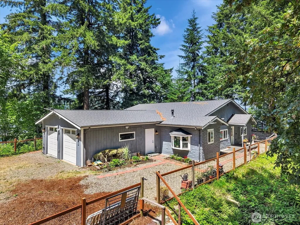 1302 SW Bay Street Port Orchard WA 98366
