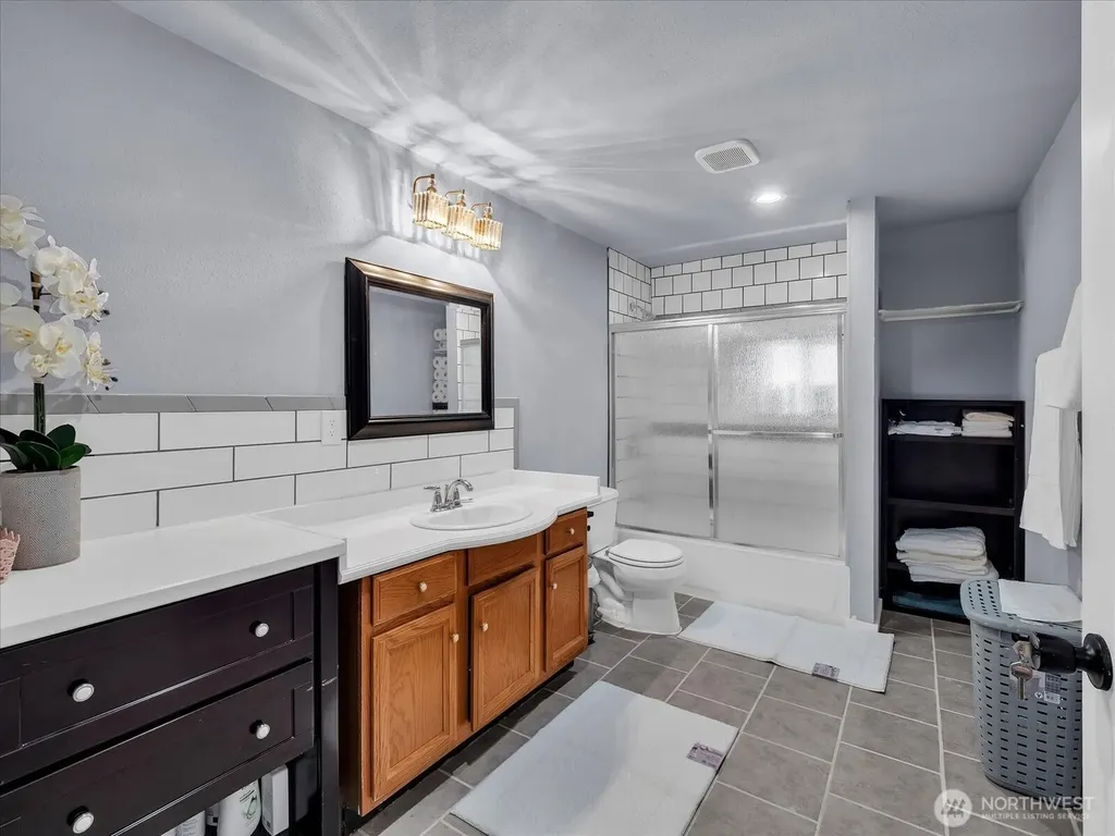 1302 SW Bay Street Port Orchard WA 98366