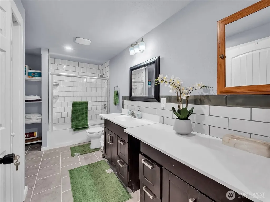 1302 SW Bay Street Port Orchard WA 98366