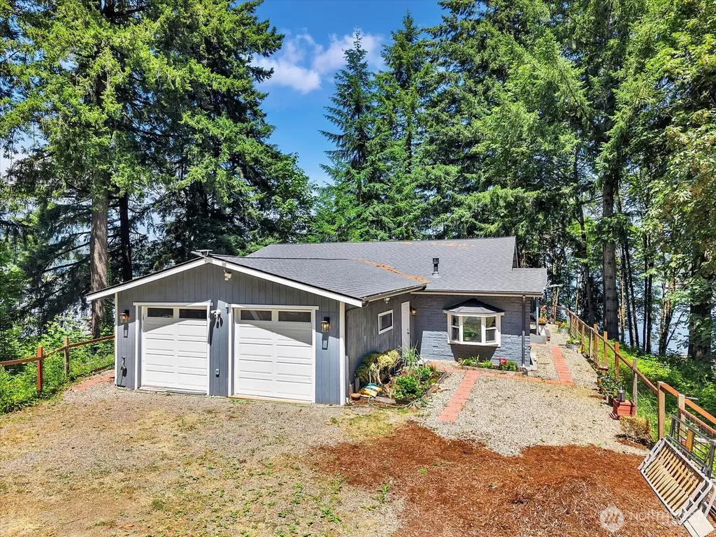 1302 SW Bay Street Port Orchard WA 98366