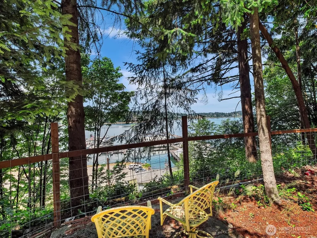 1302 SW Bay Street Port Orchard WA 98366