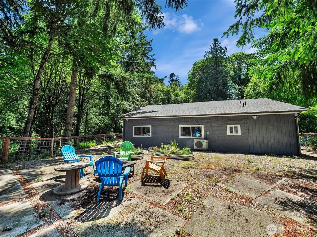 1302 SW Bay Street Port Orchard WA 98366