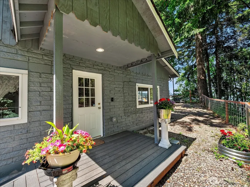 1302 SW Bay Street Port Orchard WA 98366