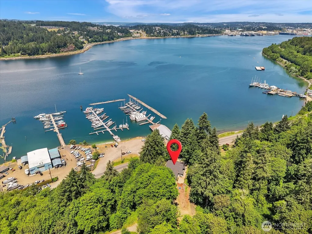 1302 SW Bay Street Port Orchard WA 98366