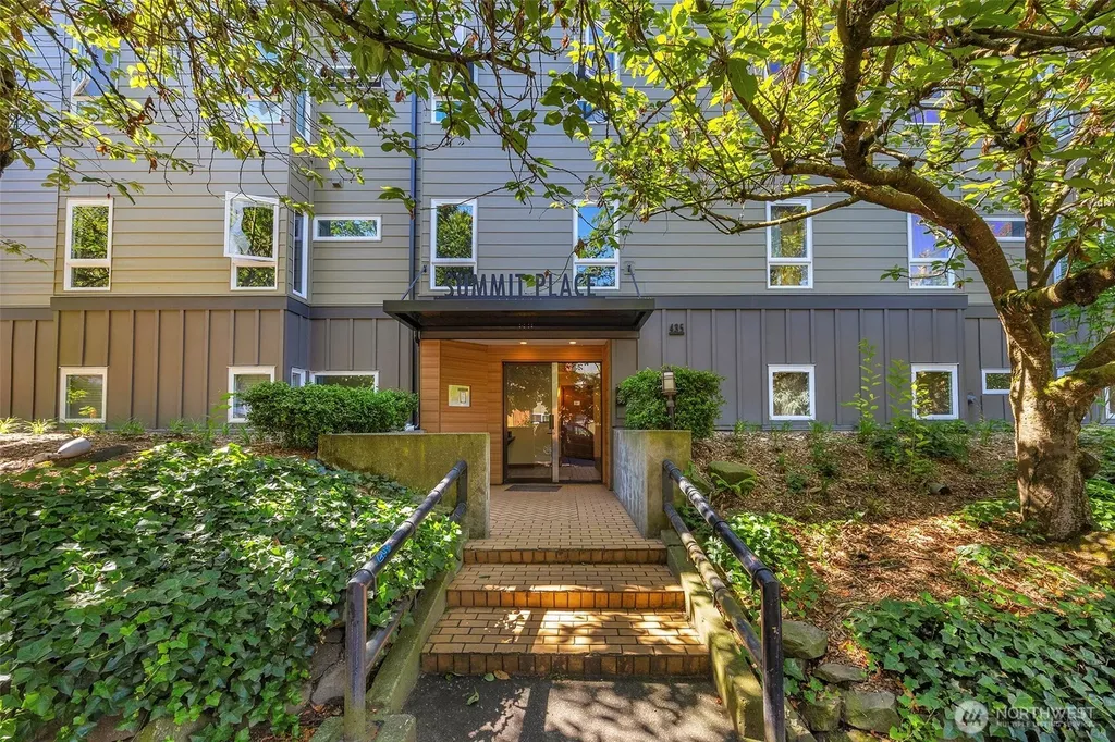 435 Summit Avenue E Seattle WA 98102
