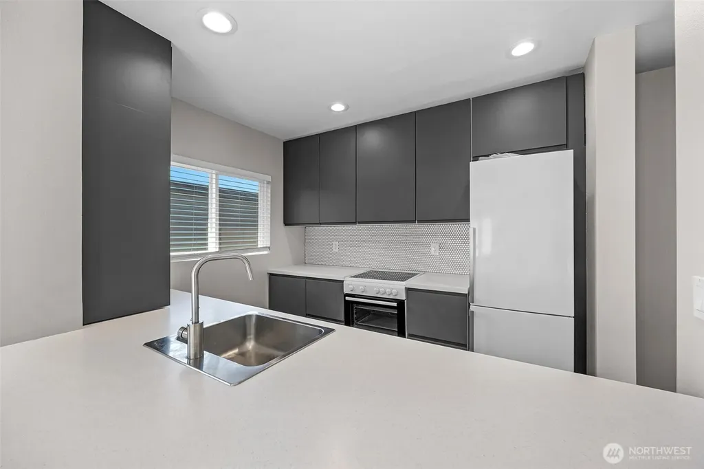 435 Summit Avenue E Seattle WA 98102