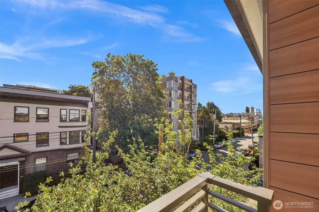 435 Summit Avenue E Seattle WA 98102