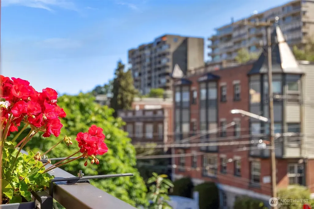 435 Summit Avenue E Seattle WA 98102