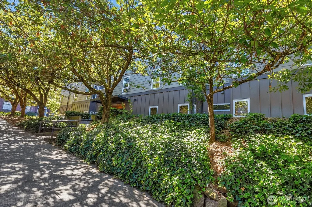 435 Summit Avenue E Seattle WA 98102