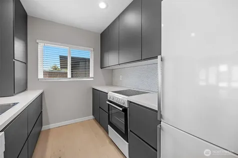 435 Summit Avenue E Seattle WA 98102