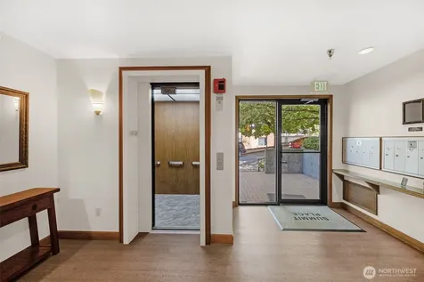 435 Summit Avenue E Seattle WA 98102