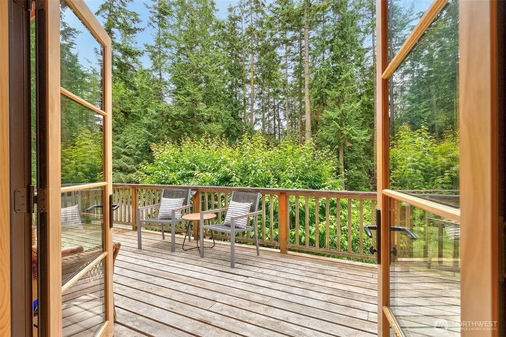 73 Middlepoint Road Port Townsend WA 98368