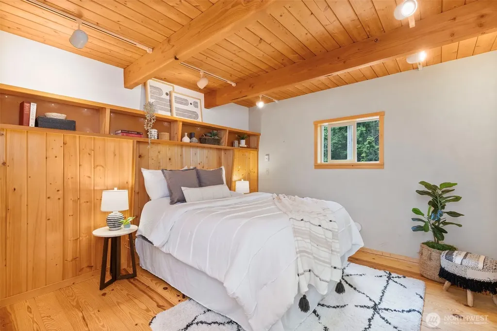 73 Middlepoint Road Port Townsend WA 98368