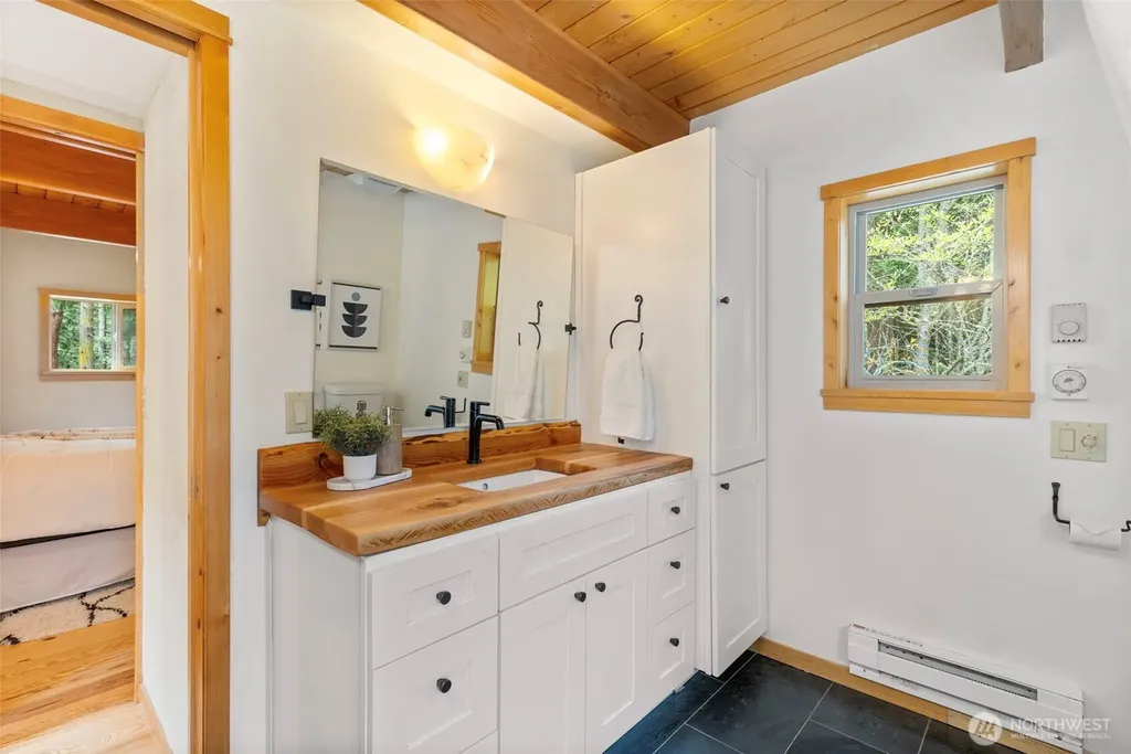 73 Middlepoint Road Port Townsend WA 98368
