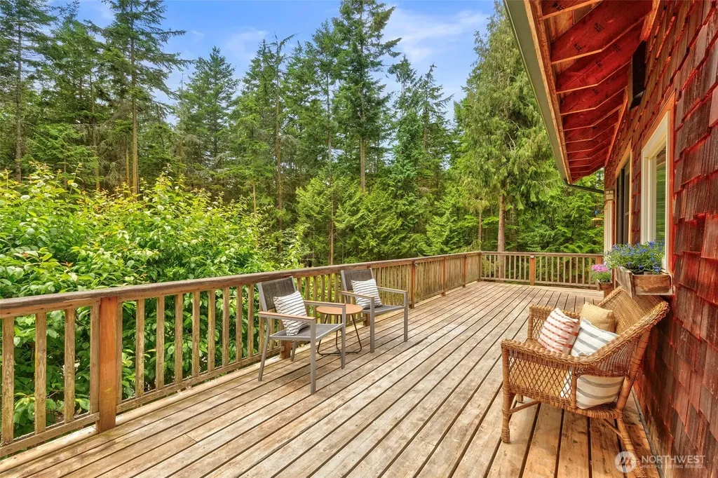 73 Middlepoint Road Port Townsend WA 98368