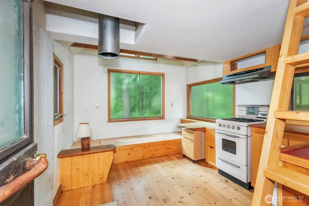 73 Middlepoint Road Port Townsend WA 98368