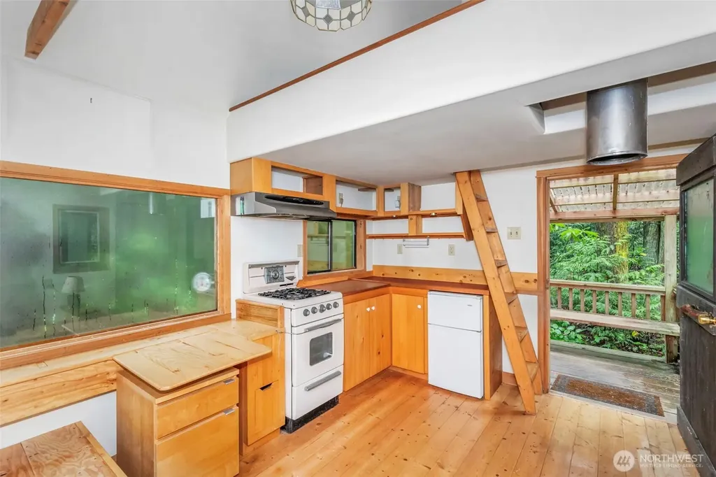 73 Middlepoint Road Port Townsend WA 98368