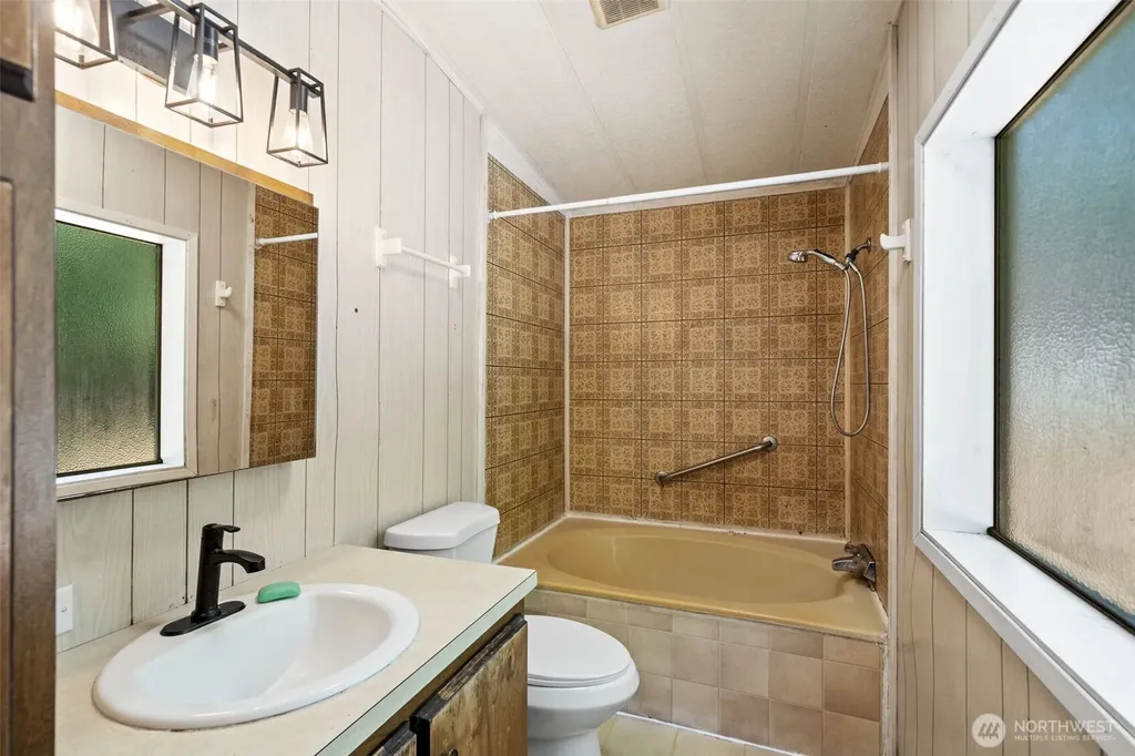 131 SE Driftwood Lane Shelton WA 98584