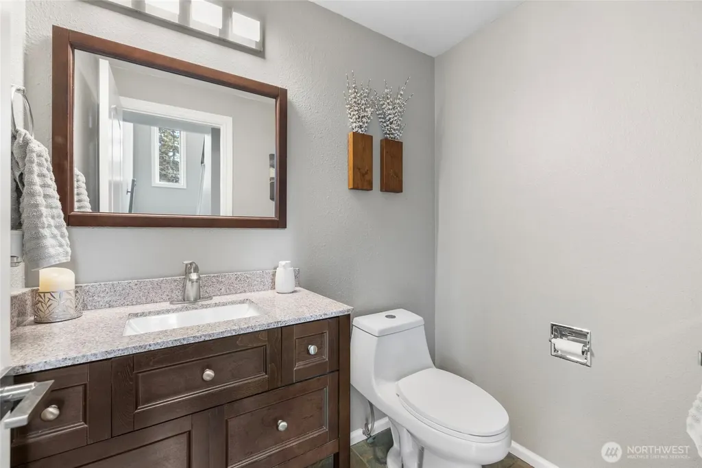 1678 NE Sumner Drive Oak Harbor WA 98277