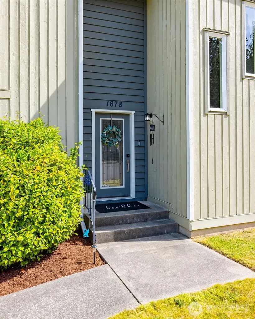 1678 NE Sumner Drive Oak Harbor WA 98277