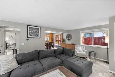 1678 NE Sumner Drive Oak Harbor WA 98277
