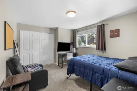 1678 NE Sumner Drive Oak Harbor WA 98277