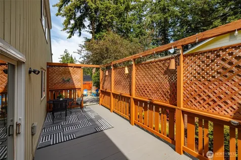 1678 NE Sumner Drive Oak Harbor WA 98277