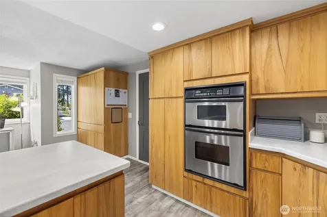 1678 NE Sumner Drive Oak Harbor WA 98277