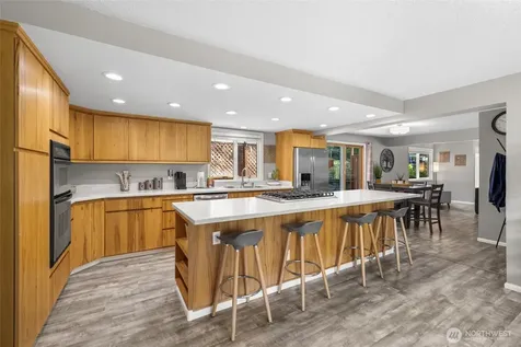 1678 NE Sumner Drive Oak Harbor WA 98277