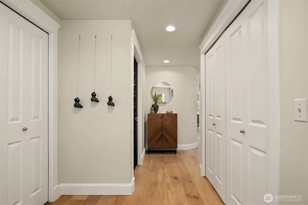 2334 Thorndyke Avenue W Seattle WA 98199